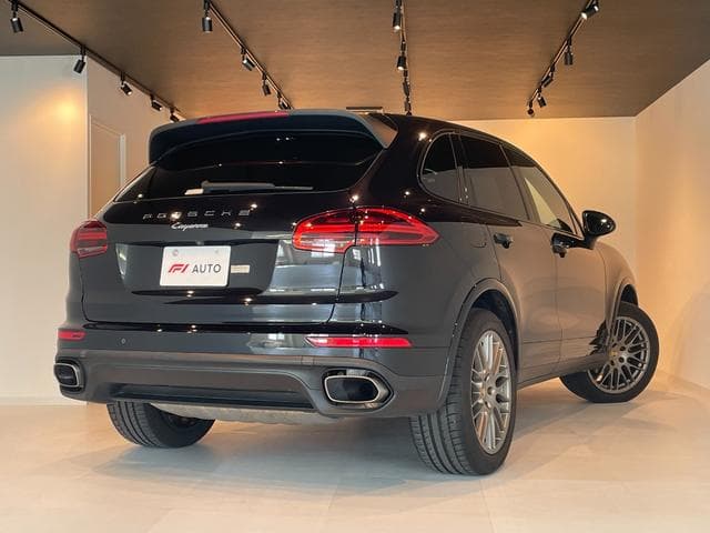 Porsche Cayenne Platinum Edition Goo-net stock photo 04