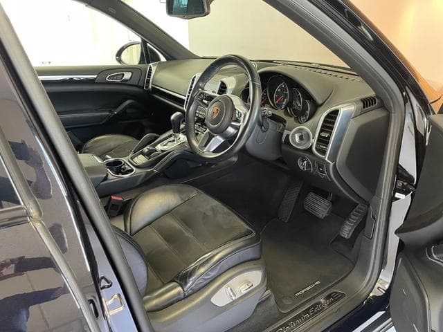 Porsche Cayenne Platinum Edition Goo-net stock photo 05