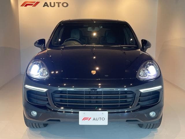 Porsche Cayenne Platinum Edition Goo-net stock photo 16