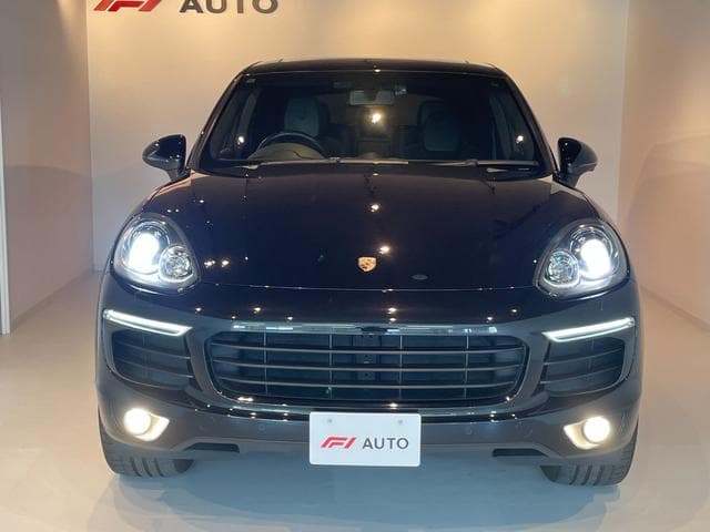 Porsche Cayenne Platinum Edition Goo-net stock photo 17