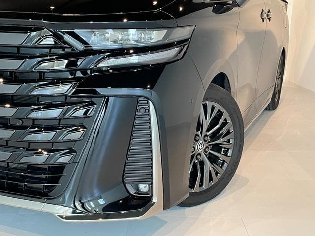 Toyota Vellfire Hybrid Z Premier Goo-net stock photo 10