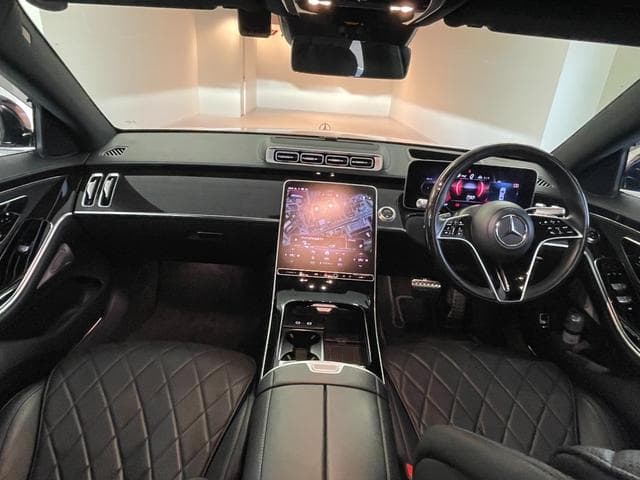 Mercedes-Benz S400d 4MATIC AMG Line Goo-net stock photo 04