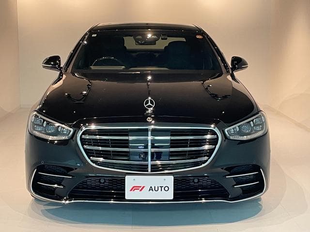 Mercedes-Benz S400d 4MATIC AMG Line Goo-net stock photo 11