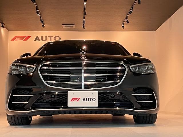 Mercedes-Benz S400d 4MATIC AMG Line Goo-net stock photo 13