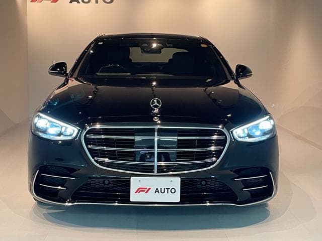 Mercedes-Benz S400d 4MATIC AMG Line Goo-net stock photo 14