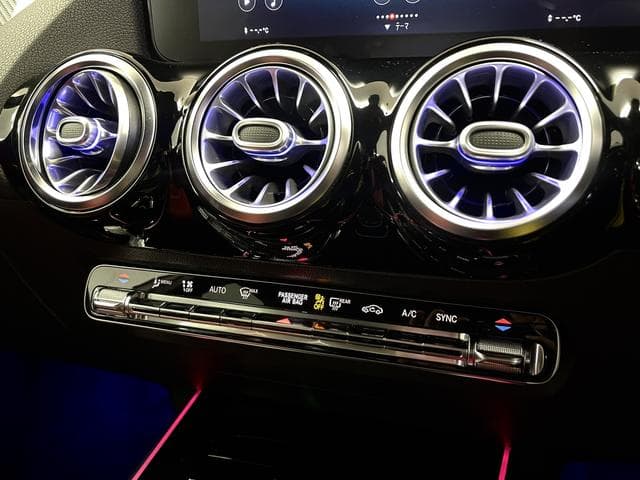 Mercedes-AMG GLA35 4MATIC Goo-net stock photo 63