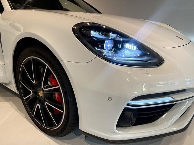 Porsche Panamera Turbo Goo-net stock photo 08