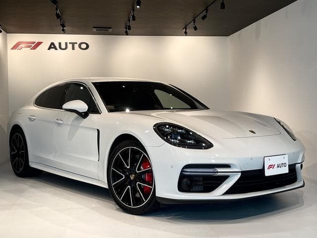 Porsche Panamera Turbo Goo-net stock photo 10