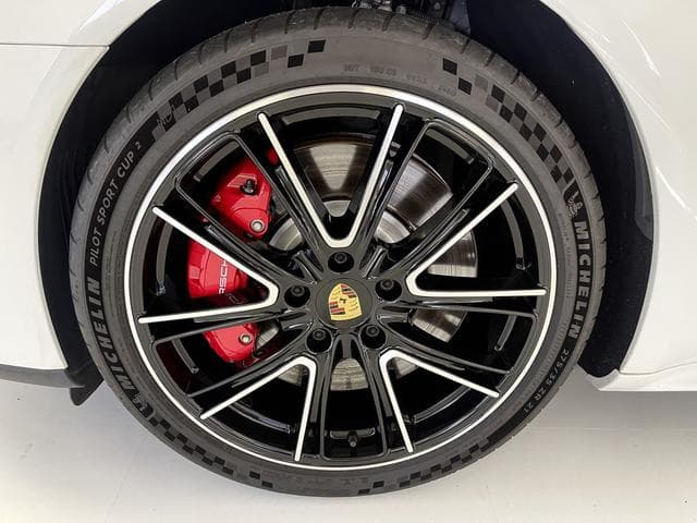 Porsche Panamera Turbo Goo-net stock photo 14