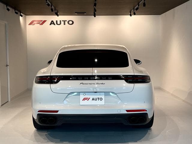Porsche Panamera Turbo Goo-net stock photo 17