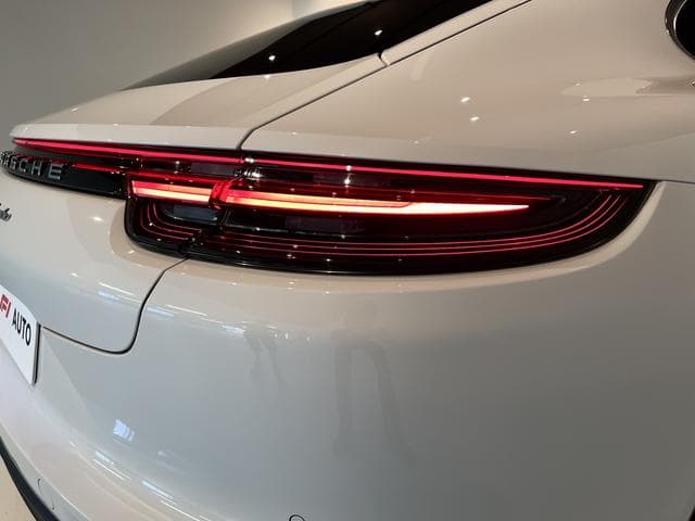 Porsche Panamera Turbo Goo-net stock photo 20