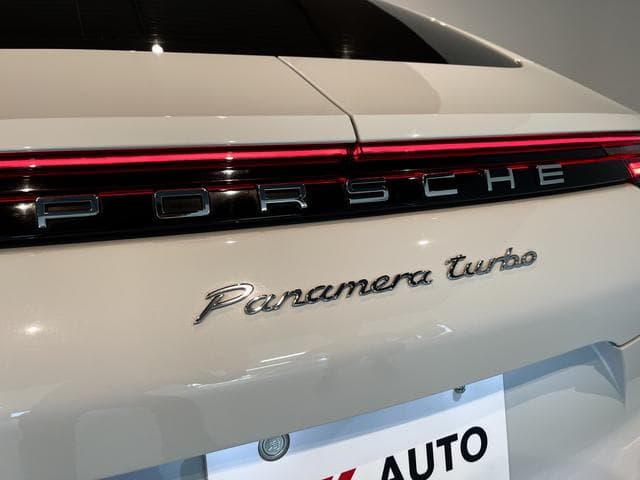 Porsche Panamera Turbo Goo-net stock photo 21