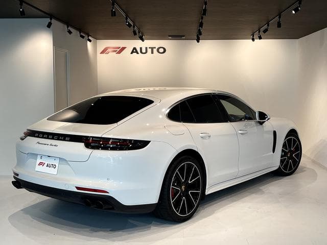 Porsche Panamera Turbo Goo-net stock photo 23