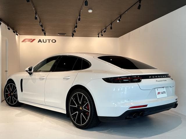 Porsche Panamera Turbo Goo-net stock photo 26