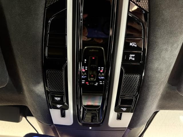 Porsche Panamera Turbo Goo-net stock photo 41