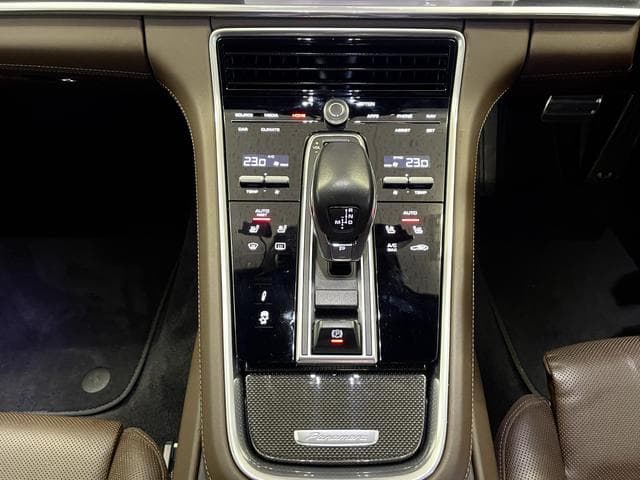 Porsche Panamera Turbo Goo-net stock photo 52