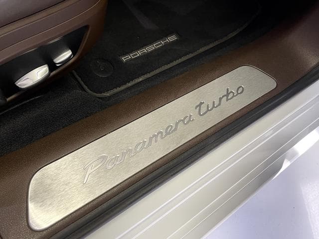 Porsche Panamera Turbo Goo-net stock photo 53