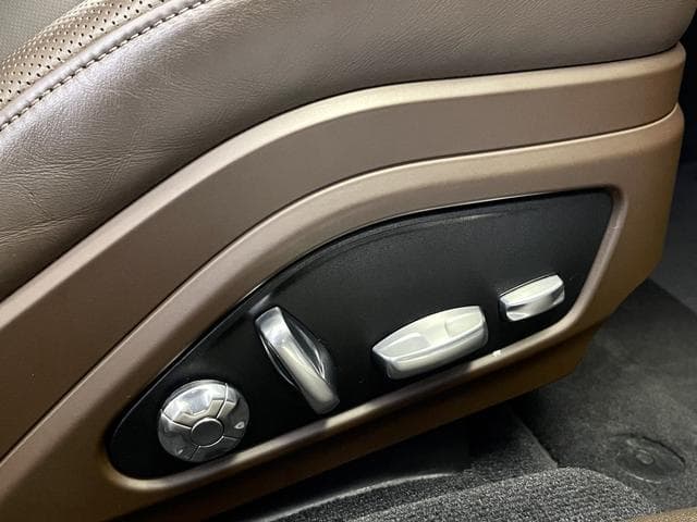 Porsche Panamera Turbo Goo-net stock photo 54