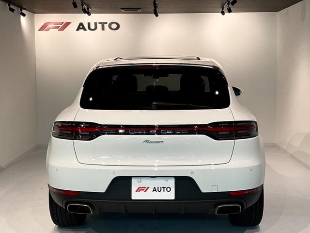 Porsche Macan Goo-net stock photo 03