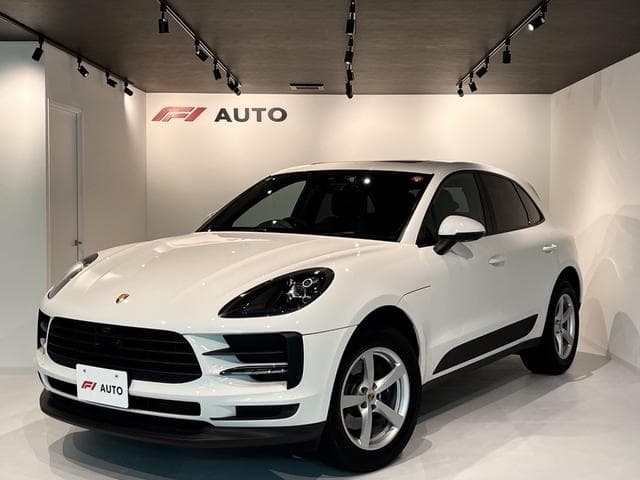 Porsche Macan Goo-net stock photo 21