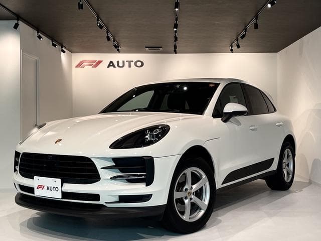 Porsche Macan Goo-net stock photo 22