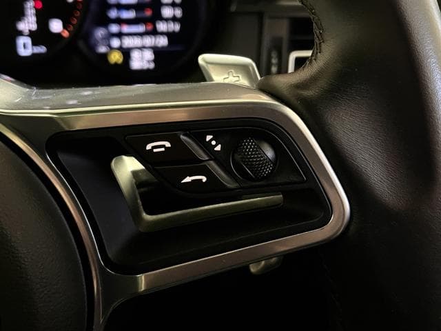 Porsche Macan Goo-net stock photo 48